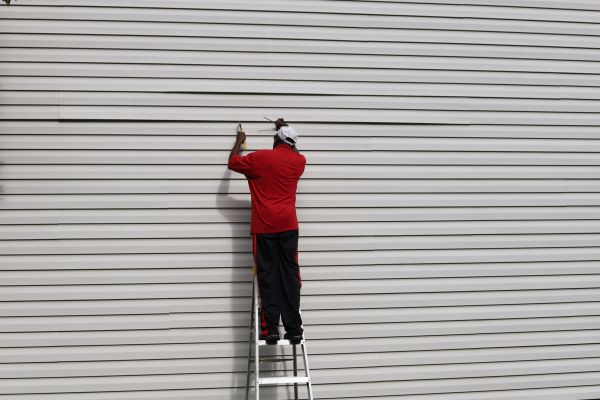 Cost of Siding Reattachment in Cherry Hill