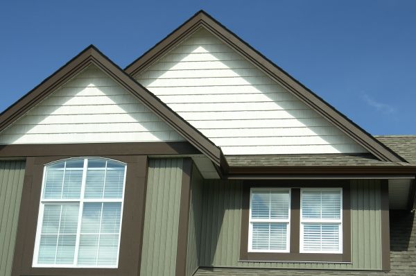 Cost of Vertical Vinyl Siding Repair in Cherry Hill